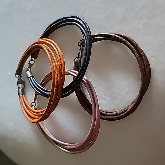 4 Leather Cord Bracelets 🔑 - Picture 2 of 3